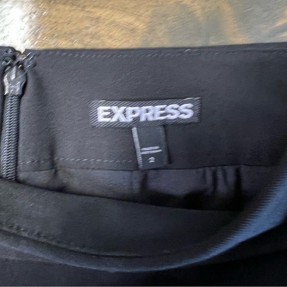 Express women’s size 2 black skirt - Picture 3 of 6